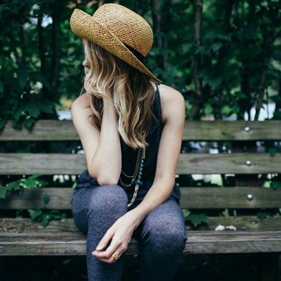 Meet your Posher, Ariel - Picture 1 of 1